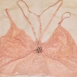 B2 - Fredericks of Hollywood Lace Bralett. NWOT